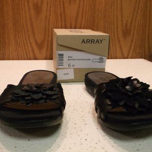 Array Black Slide with flower